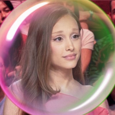 dahlesbian's profile picture. #1 aunt dahlia lover 𖤐 2013 tiny elephant ☁︎ claudia black enthusiast