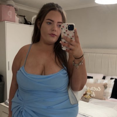 paula27x's profile picture. A free spirit doing girly things x