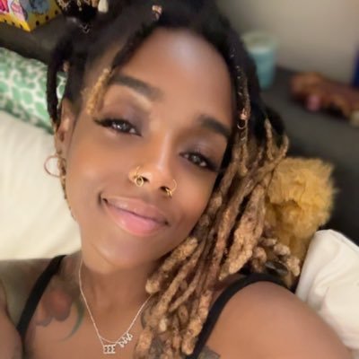 forever_jasxoxo's profile picture. Into the moon🌙 the sun ☀️ and the stars ✨ 👽 🤙🏾