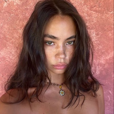 sardothienv's profile picture. 📖: