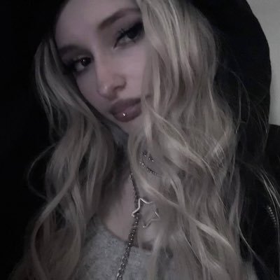 babyvamp44's profile picture. ig: babyvamp44