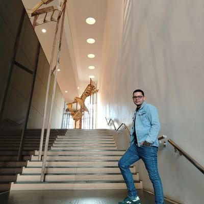 EU_Squared's profile picture. 👨🏼‍💻 Ing. informático. 🎮 Gamer. 👨🏼‍🍳 M.C IG: @alejoarck
Embajador para:
TikTok @Huellitasymanosamigas 
IG @huellitasymanosamigas