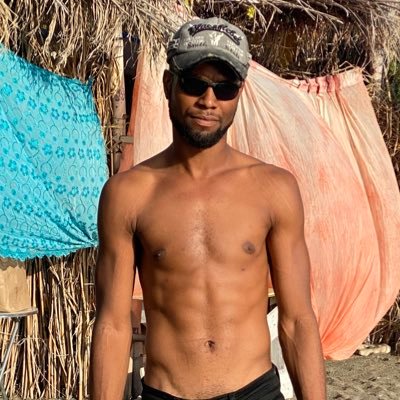 _lexmoments's profile picture. not interested.