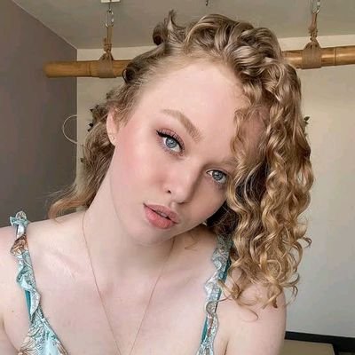 SophiaElla80292's profile picture. 