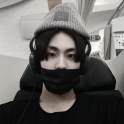 vyshimr4a's profile picture. — infp ๑ || 1% human 99% meong meong 🐾