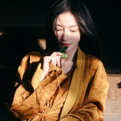 MsSerena_'s profile picture. 〔 Code: x 160412 8006. 〕 Serena A. Regulus as the (former) Captain of Hogsmeade.