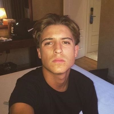 hoerenland's profile picture. we gaan HDP heerlie de peerlie ... 🚬 @knalprobleem