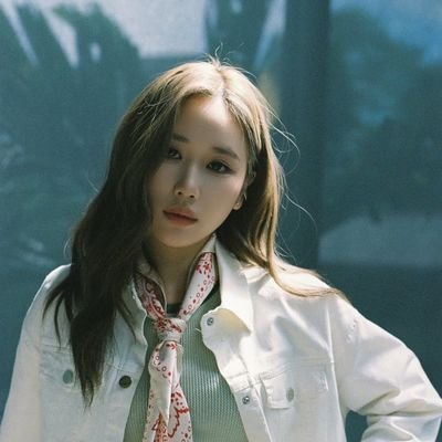 _theirbis's profile picture. 🌙To the moon and back🌈