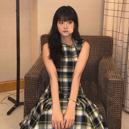 pinklohma_'s profile picture. 