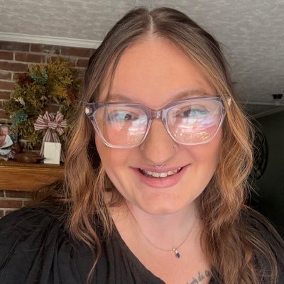 assillaaa's profile picture. wife. mom. owner of the cozy hive.