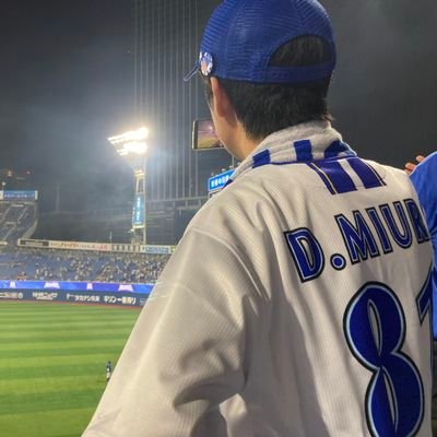 Karatsukko_4's profile picture. 横⭐️＆鷹🦅　　筑肥線のヘッドマークデザインしてたりしてました。

※ホークス・ベイスターズの試合が行われてる時は基本うるさいです。