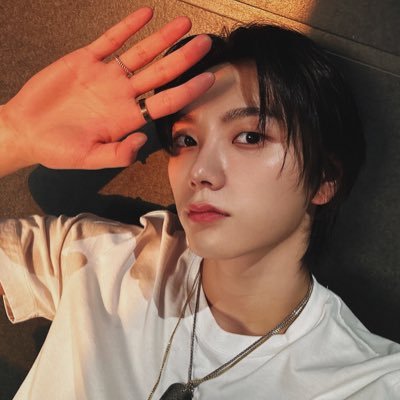 nstsyxx's profile picture. never dies🐰 — even after 400 years🚪