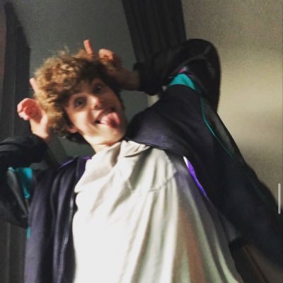 teosbottomm's profile picture. 