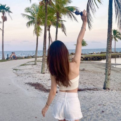 ShivaniNandal1's profile picture. Clothing and jewelry designer