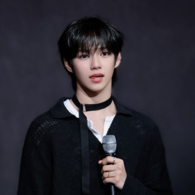 write_withmari's profile picture. 🥀 22 | frustrated writer 
~i'll sail the ocean in the sunset~
« poems, one shots, rants, prompts, AHOF »