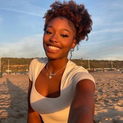 COCOAKlSSES's profile picture. 𝙨𝙬𝙚𝙚𝙩 𝙖𝙨 𝙘𝙝𝙤𝙘𝙤𝙡𝙖𝙩𝙚 🍫