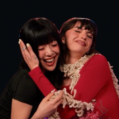 ppulmizi's profile picture. lesbian YiXi: i'm still preying on the butch's vein 😳