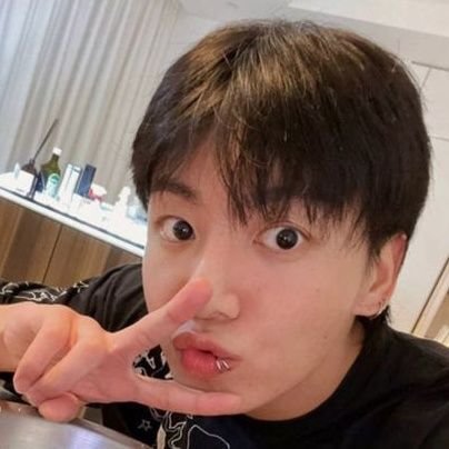 ilvstjk's profile picture. ⠀⠀ ⠀⠀⠀the pɾetties giɾls listen to 𝗯𝘁𝘀 ౨ৎ?!
ㅤㅤ