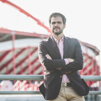 PSantiago88's profile picture. Benfica (o de 1904), desporto em geral, Spurs, Jokic e Djokovic em particular. E viagens. Obrigado, desde já, pelas vossas opiniões burras que ninguém pediu.