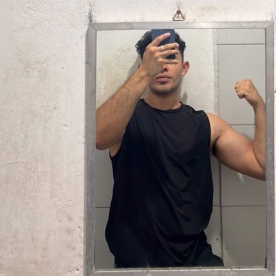 Burgos_092's profile picture. Lo que Dios te ha prometido tus ojos lo verán. brianbp27 📷