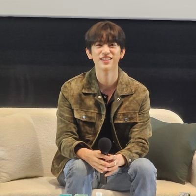 clsrndia02's profile picture. 