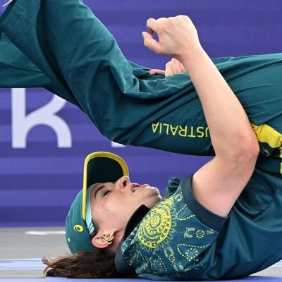 adamomart6's profile picture. 