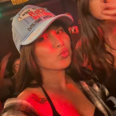 dulcemaccomedy's profile picture. out of all the profiles in all the world, you end up in mine