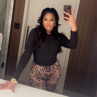 ShesABombDotCom's profile picture. 