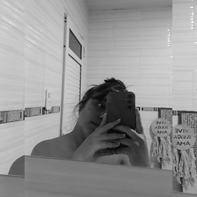 julyalvarez_23's profile picture. You got me cursing the daylight🦋

soy de Escorpio y que 
ig: @julyalvarez_23