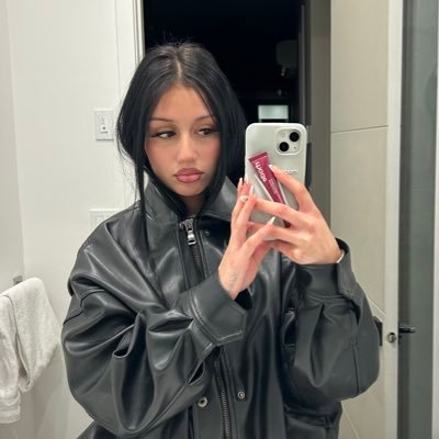 safiatrades's profile picture. in my prediction arc (´・ω・`) building @tradeonraven