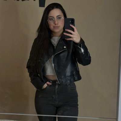 secretbella_'s profile picture. only art interests me