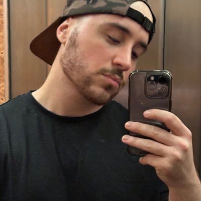 luscabreda's profile picture. chaotic neutral - “no else will save you, the odds will betray you and they will replace you”