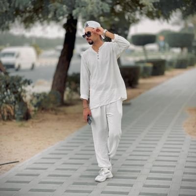 DeshaHesa36643's profile picture. أعدائك من حولك ، لا يوجد غريب يتمني لك شراً🖤📌
Dubai, United Arab Emirates 🇦🇪