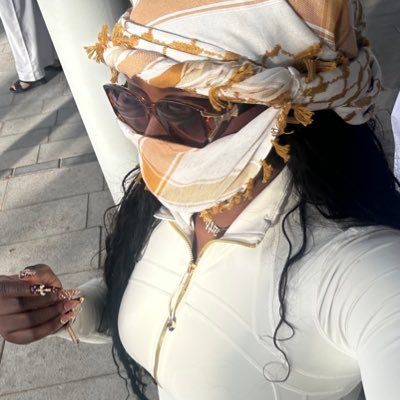 ishitgxld's profile picture. i used to give a damn but never gave a fuck 🇭🇹 #vyedame