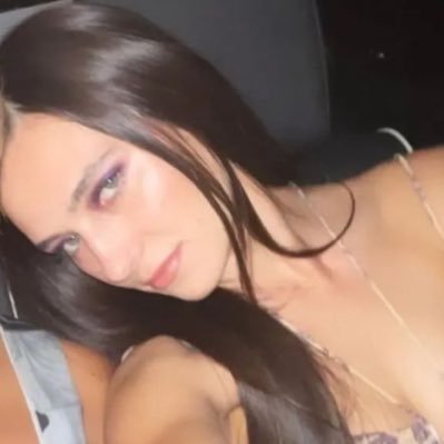 unfkwlls's profile picture. stand still? oh, you mean my song