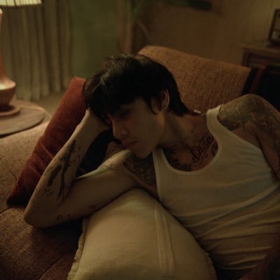 dprdami's profile picture. ʚ🧚‍♀️ɞ “oh my daisy here we go~” ʚ✨ɞ “nowhere, am i left to fall in the echoes of your touch~”