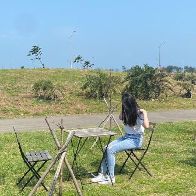 Puientvvu's profile picture. I also try to make time to travel. I've been to many places, including Switzerland, and I think I'll go to many more 🛫