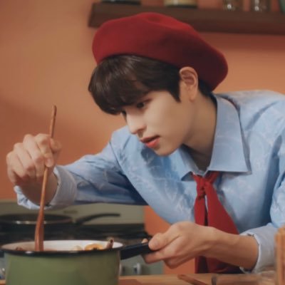 _yumyverse's profile picture. 