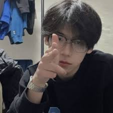 xwxw4400's profile picture. Too honest for small talk.