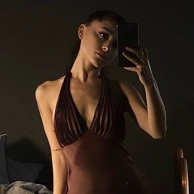 aIrightave's profile picture. ⋆ fan account for ariana grande ⋆