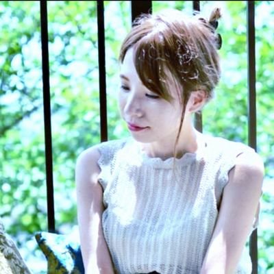 small8moat's profile picture. コボリサヤカ（小堀紗矢香）、ソフトスカルプチュアアーティスト、ぬいぐるみ作家。生地の染色から型紙制作、小物制作まで全て一から手作業で作っています。