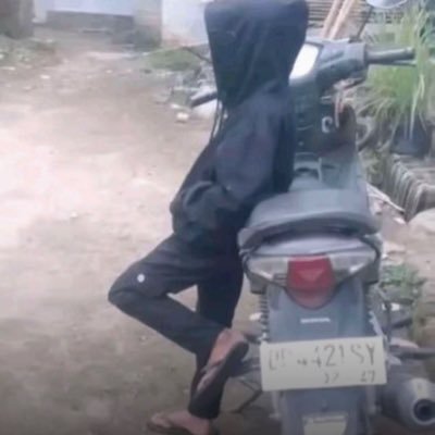 rrrevolttt's profile picture. 