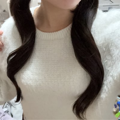 ryycam00's profile picture. 18↑お酒は飲めません🙅‍♀️麻雀超超初心者🔰 渋谷の防波堤Abemasの巨神兵松本吉弘さんがだいすきです✨ 一緒に麻雀できるお友達欲しいです🥺 サクラナイツ🌸とAbemas応援してます📣