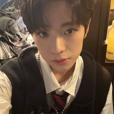 jisnowshi's profile picture. i actually love you the_and.y