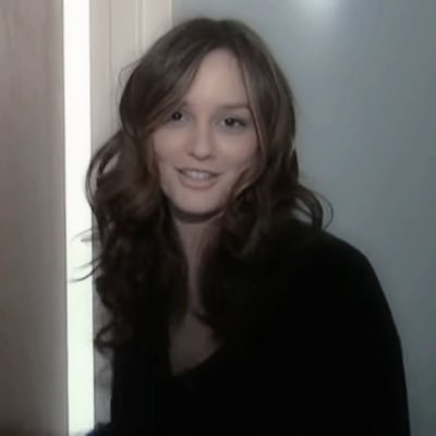 lmnopjkabcde's profile picture. dancing thru life trying not to cry about 윤지윤