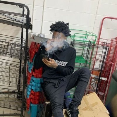 mrifiles's profile picture. 19 let’s do sumn if u a freak dm me