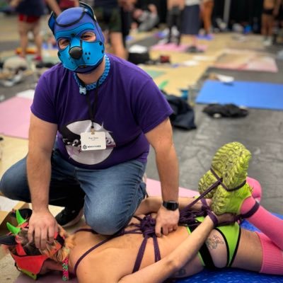 domnommnomm's profile picture. 34, He/Him, Let's talk about rope and other kinks