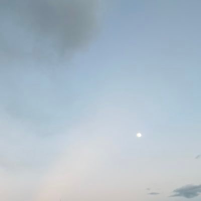 com_om21's profile picture. 