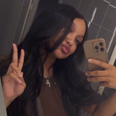 itaylordanielle's profile picture. Your favorite MUA 🤎✨