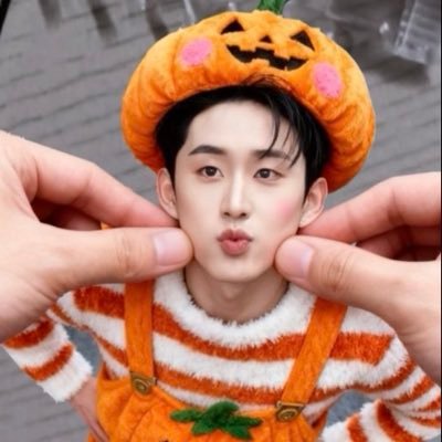 mr_queen00's profile picture. 🎸🦈 | Writer ✍️ @All4WE |